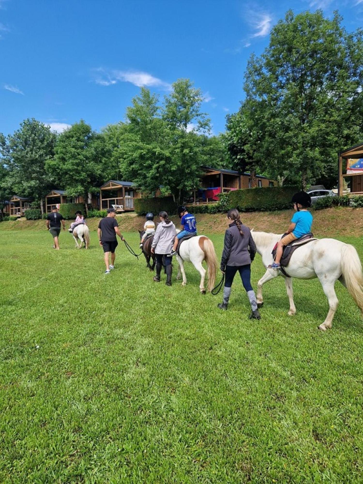 Camping Paradis Marmotel Сен-Женье-д'Оль Экстерьер фото